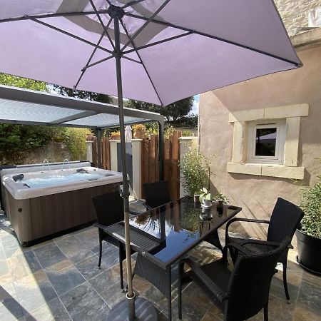 La Suite De Charme Du Mas De La Fontaine De Jonquier Avec Spa Privatif Seguret Exterior photo
