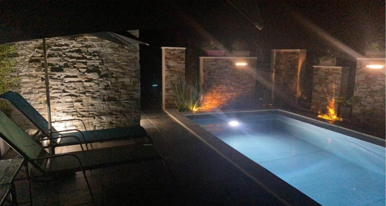 La Suite De Charme Du Mas De La Fontaine De Jonquier Avec Spa Privatif Seguret Exterior photo
