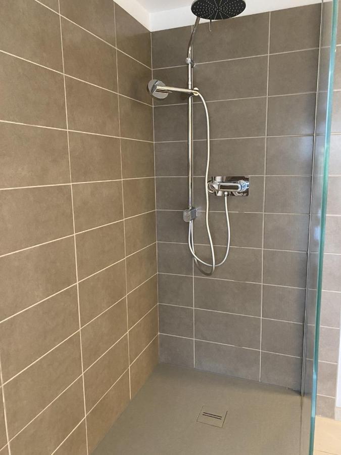La Suite De Charme Du Mas De La Fontaine De Jonquier Avec Spa Privatif Seguret Exterior photo