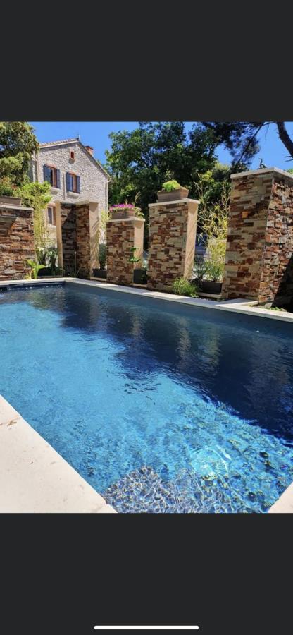 La Suite De Charme Du Mas De La Fontaine De Jonquier Avec Spa Privatif Seguret Exterior photo