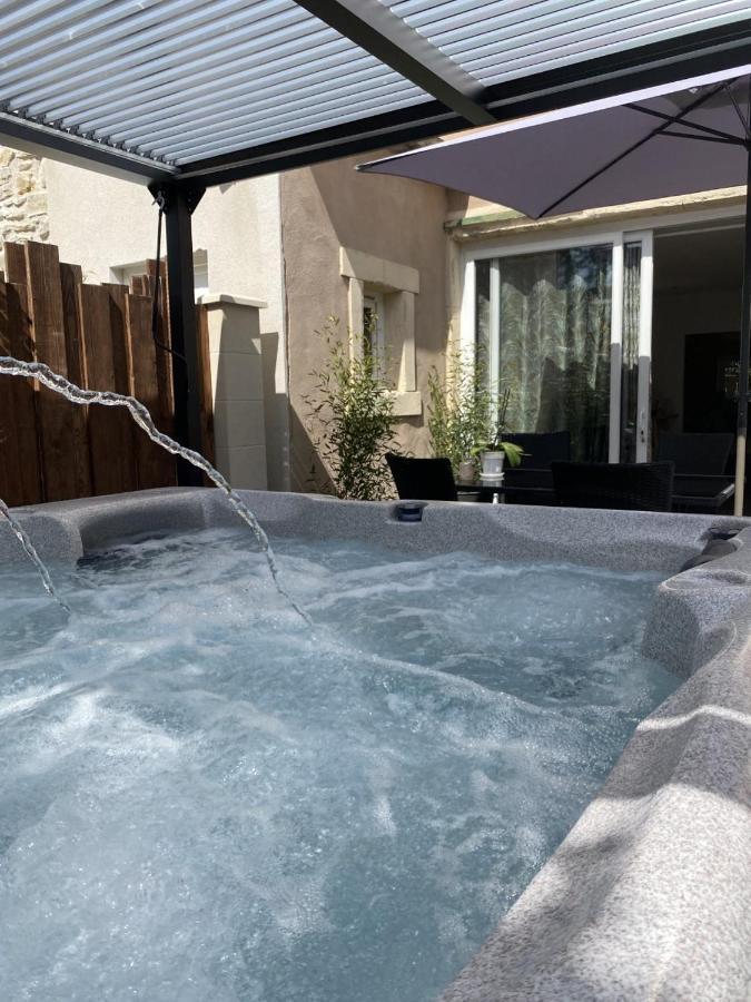 La Suite De Charme Du Mas De La Fontaine De Jonquier Avec Spa Privatif Seguret Exterior photo