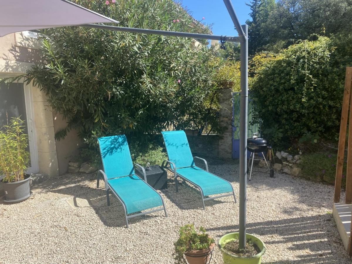 La Suite De Charme Du Mas De La Fontaine De Jonquier Avec Spa Privatif Seguret Exterior photo